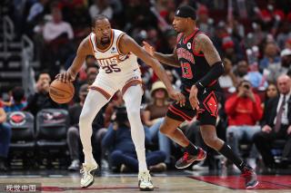 砸向储物柜 砸向储物柜